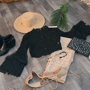 NWT BO HO LACE BELL SLEEVE S, BLACK BY SAN JOY.